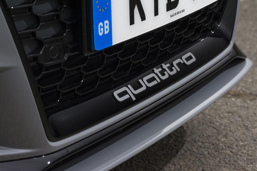 Детали экстерьера Audi RS3 Sedan (8V) 2017 года  (UK) (фото 21 из 40)